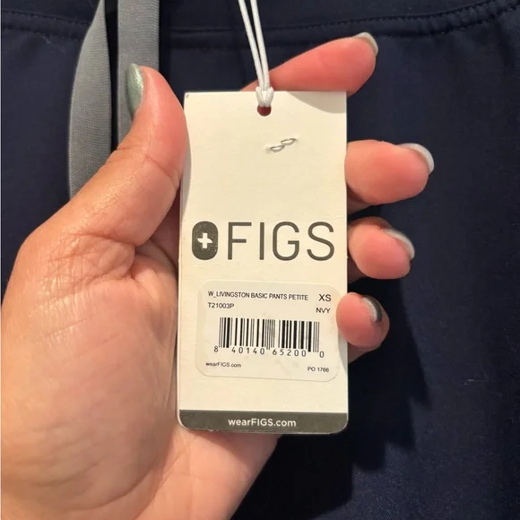 Figs Women’s Livingston Basic Scrub Pants Size XS Petite NWT - Picture 3 of 3